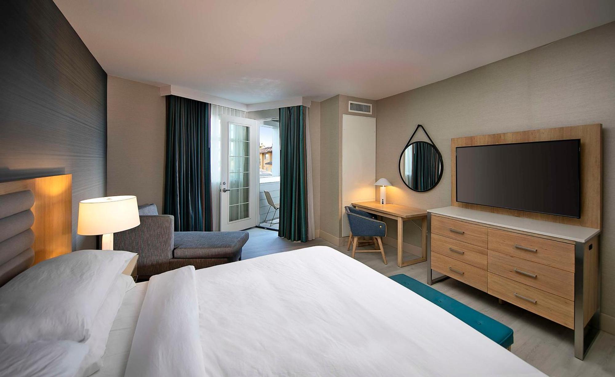 Inn At The Pier Pismo Beach, Curio Collection By Hilton Екстериор снимка
