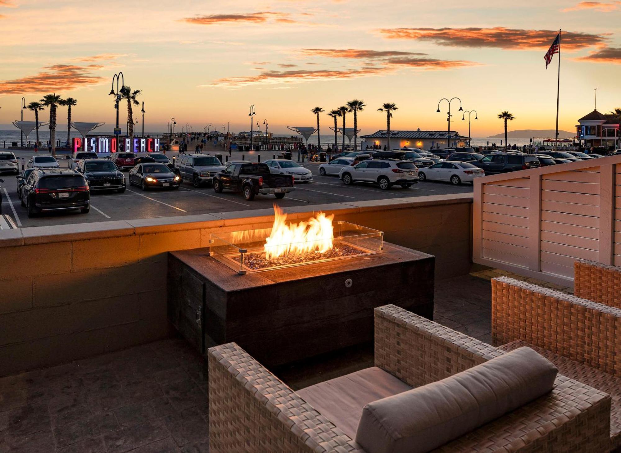 Inn At The Pier Pismo Beach, Curio Collection By Hilton Екстериор снимка